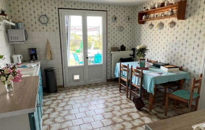 Maison RUFFEC (16700)  155 m2 132 975 € 