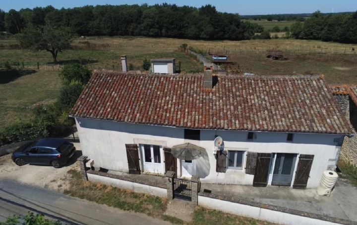 Maison RUFFEC (16700)  155 m2 132 975 € 