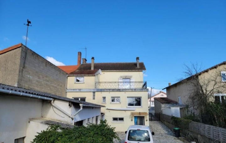 Maison AUNAC (16460)  185 m2 250 000 € 