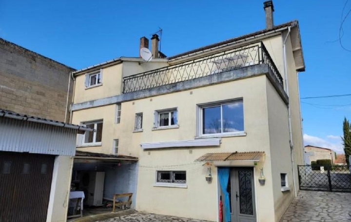 Maison AUNAC (16460)  185 m2 250 000 € 