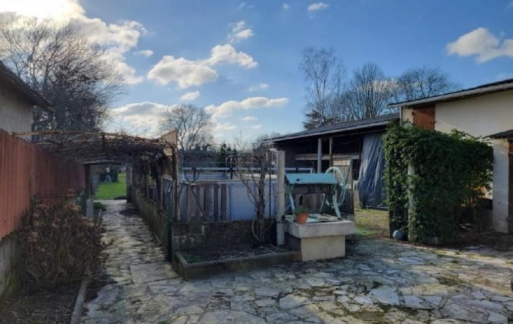 Maison AUNAC (16460)  185 m2 250 000 € 