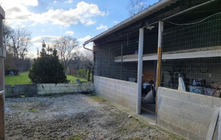 Maison AUNAC (16460)  185 m2 250 000 € 