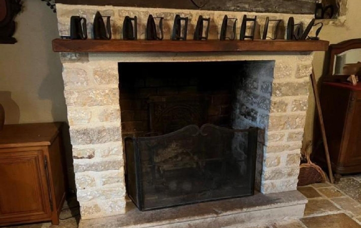 Maison CIVRAY (86400)  177 m2 168 000 € 