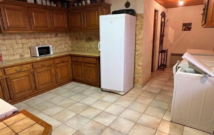 Maison CIVRAY (86400)  177 m2 168 000 € 