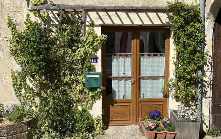 Maison CHARROUX (86250)  99 m2 75 000 € 