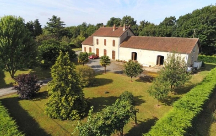 Maison / Villa VERTEUIL-SUR-CHARENTE (16510) 220 m<sup>2</sup> 286 000 € 