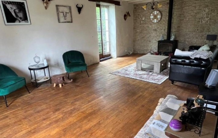 Maison CHAMPAGNE-MOUTON (16350)  145 m2 91 395 € 