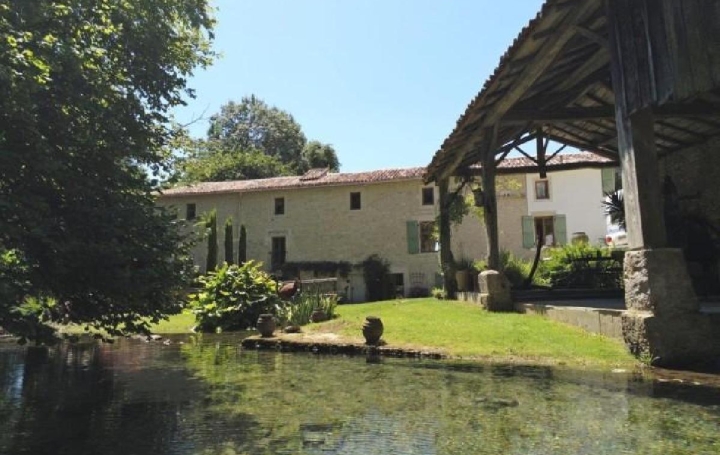 Maison / Villa CHEF-BOUTONNE (79110) 317 m<sup>2</sup> 546 300 € 