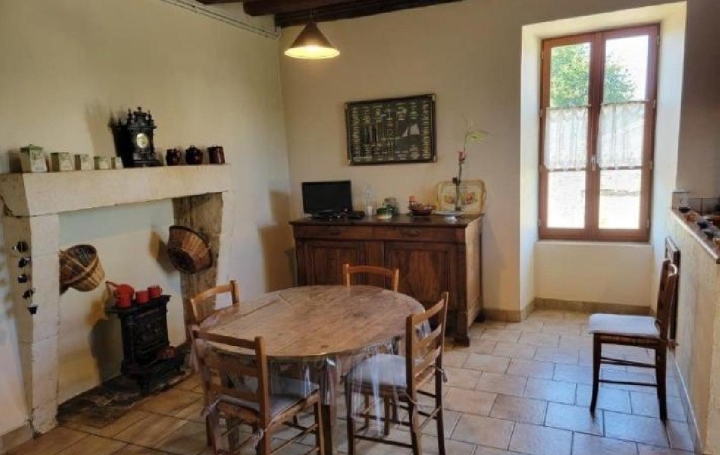 Maison RUFFEC (16700)  177 m2 222 000 € 