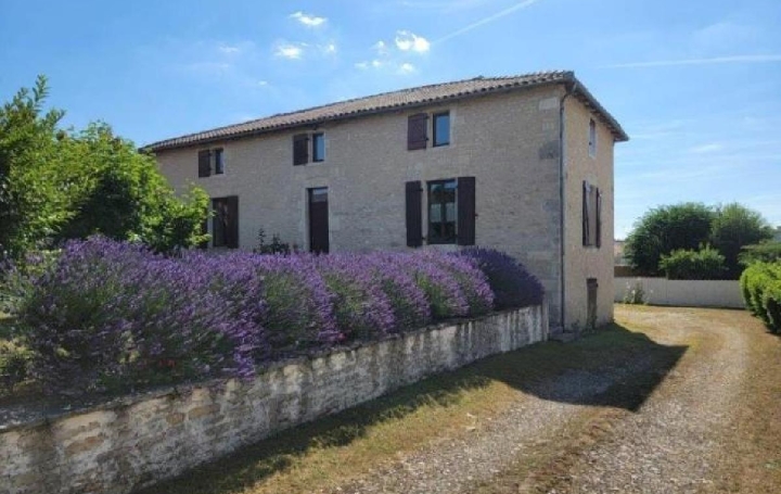 Maison RUFFEC (16700)  177 m2 222 000 € 