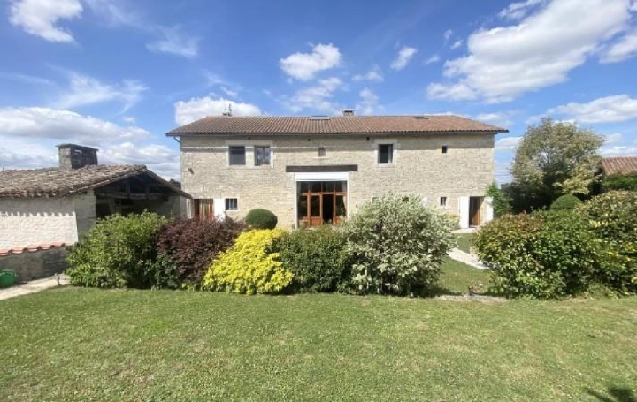 Maison BLANZAY (86400)  252 m2 452 600 € 
