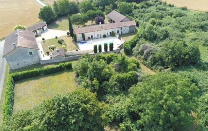 Maison / Villa BLANZAY (86400) 252 m<sup>2</sup> 452 500 € 