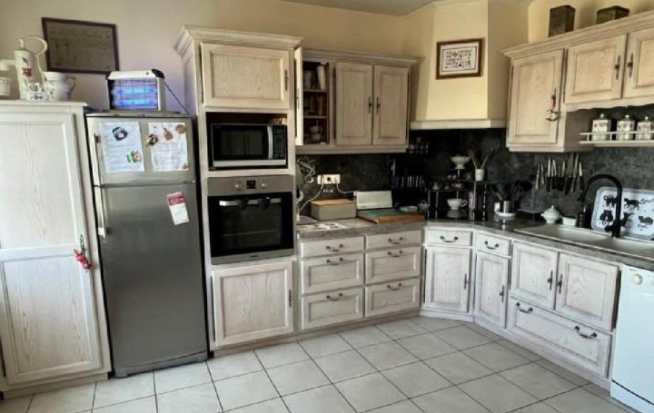 Maison RUFFEC (16700)  147 m2 180 800 € 