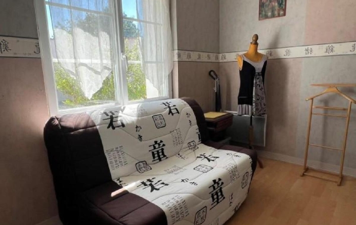 Maison RUFFEC (16700)  147 m2 180 800 € 