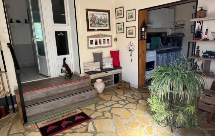 Maison RUFFEC (16700)  147 m2 180 800 € 