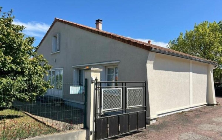 Maison RUFFEC (16700)  147 m2 180 800 € 