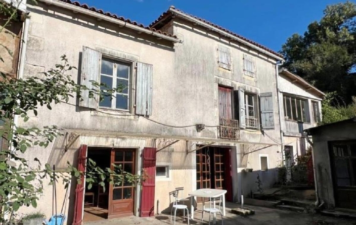 Maison VERTEUIL-SUR-CHARENTE (16510)  120 m2 80 645 € 