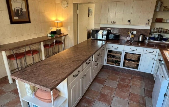 Maison AIGRE (16140)  302 m2 442 000 € 