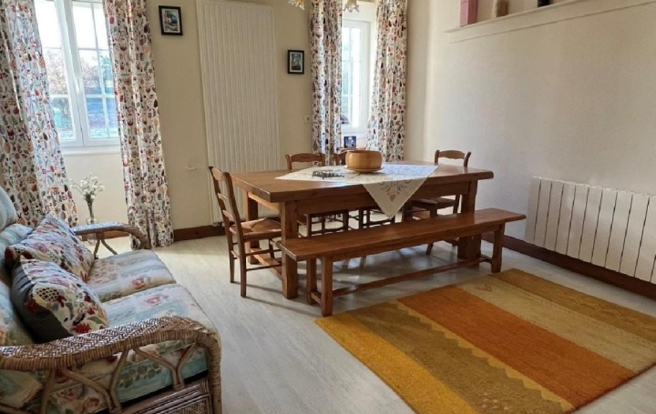 Maison AIGRE (16140)  302 m2 442 000 € 