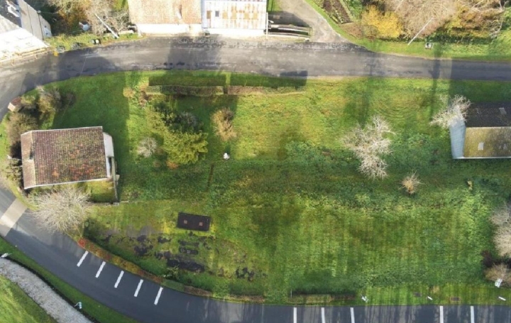 Maison NANTEUIL-EN-VALLEE (16700)  112 m2 96 000 € 