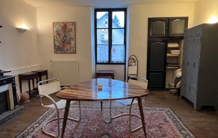 Maison CIVRAY (86400)  201 m2 186 000 € 