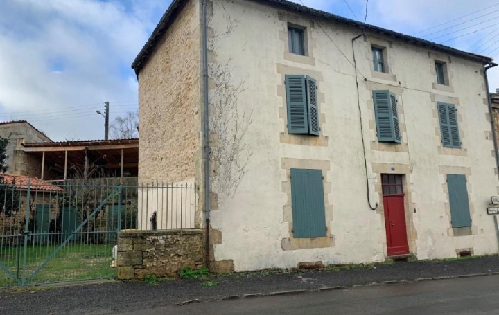 Maison CIVRAY (86400)  201 m2 186 000 € 
