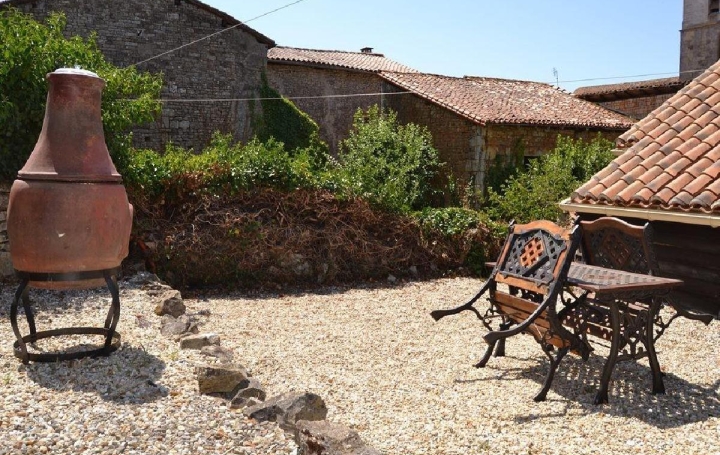 Maison NANTEUIL-EN-VALLEE (16700)  36 m2 65 000 € 