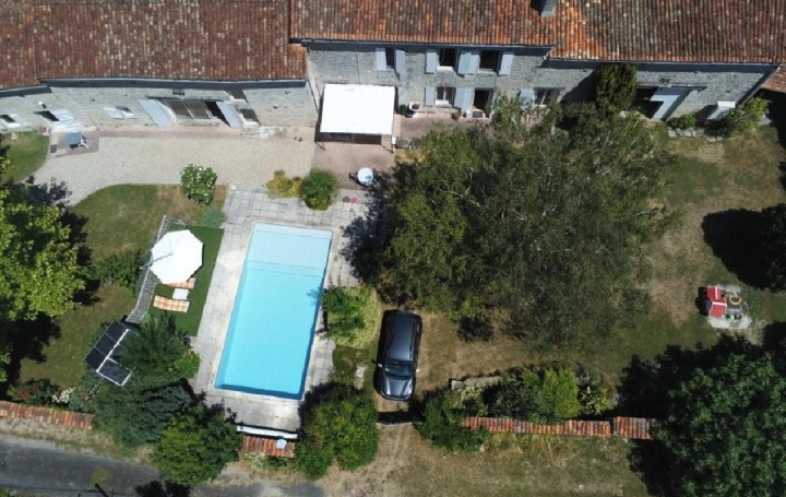 Réseau Immo-diffusion : Maison  AIGRE  311 m2 336 800 € 