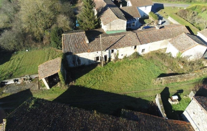 Maison VILLEFAGNAN (16240)  72 m2 22 000 € 