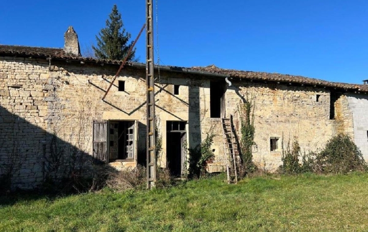 Maison VILLEFAGNAN (16240)  72 m2 22 000 € 