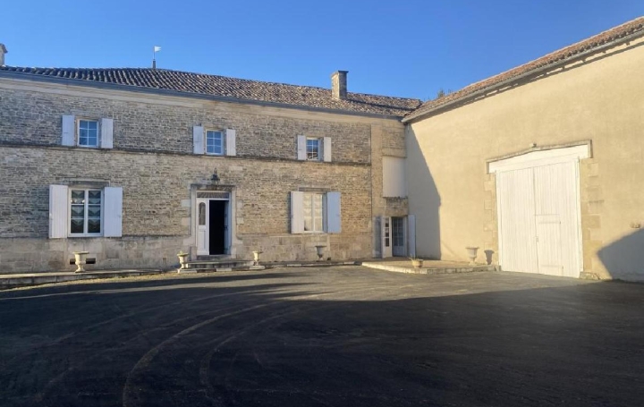 Maison VILLEFAGNAN (16240)  210 m2 202 000 € 