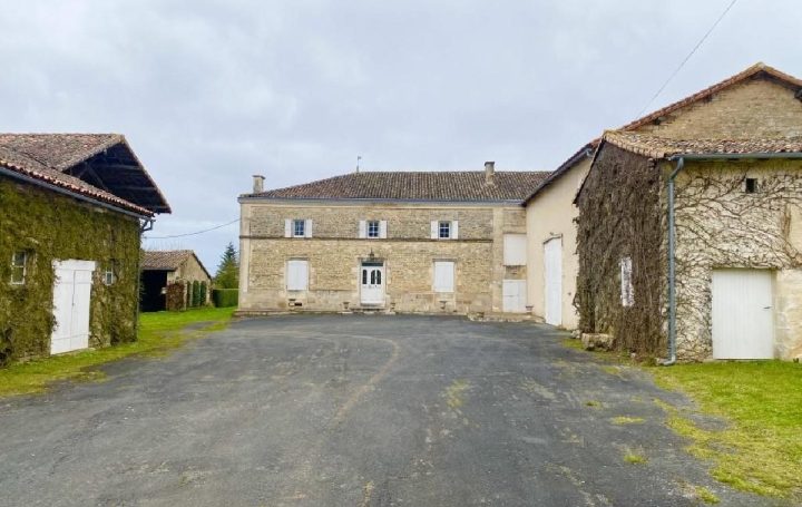 Maison VILLEFAGNAN (16240)  210 m2 202 000 € 