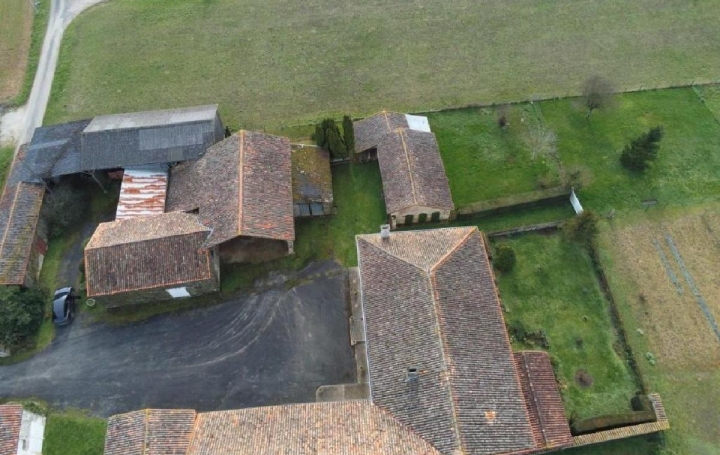 Maison VILLEFAGNAN (16240)  210 m2 202 000 € 