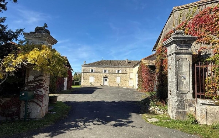 Maison VILLEFAGNAN (16240)  210 m2 202 000 € 