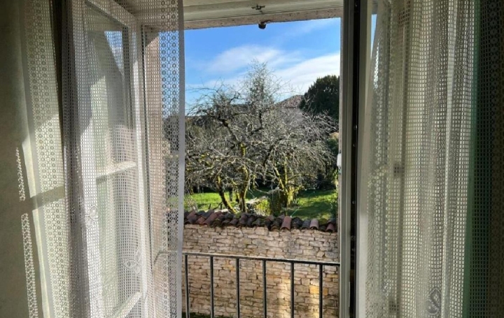 Maison RUFFEC (16700)  93 m2 75 000 € 