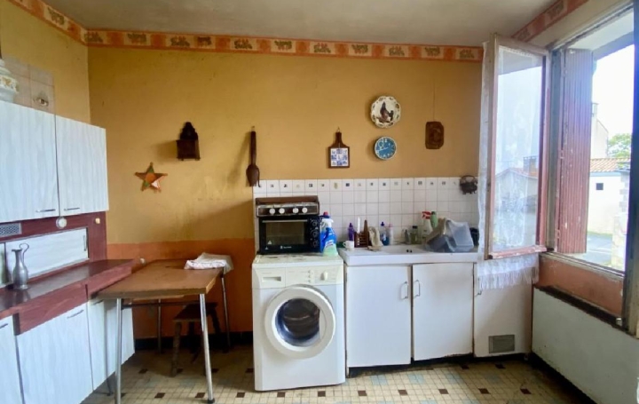Maison AUNAC (16460)  74 m2 45 000 € 