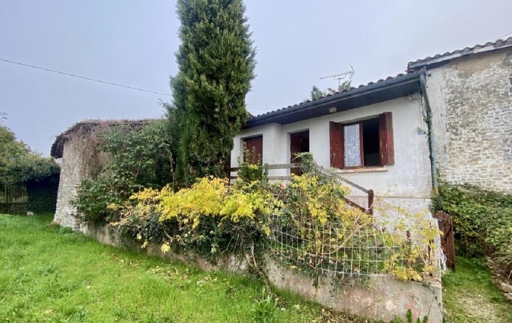 Maison AUNAC (16460)  74 m2 45 000 € 