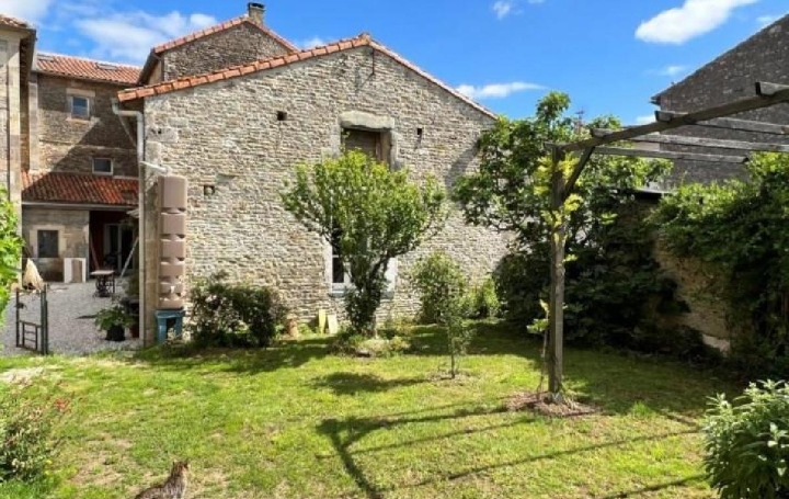 Maison VILLEFAGNAN (16240)  294 m2 210 500 € 