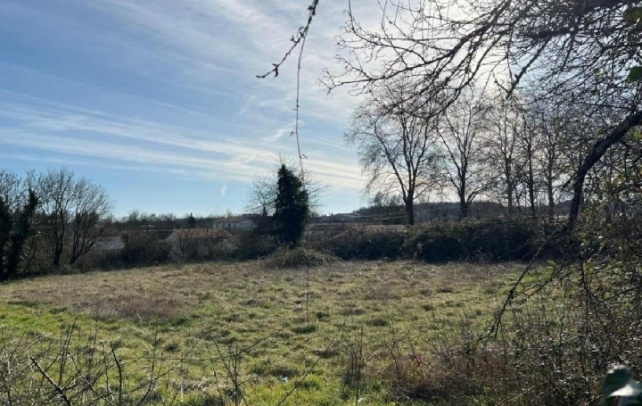 Maison RUFFEC (16700)   19 000 € 