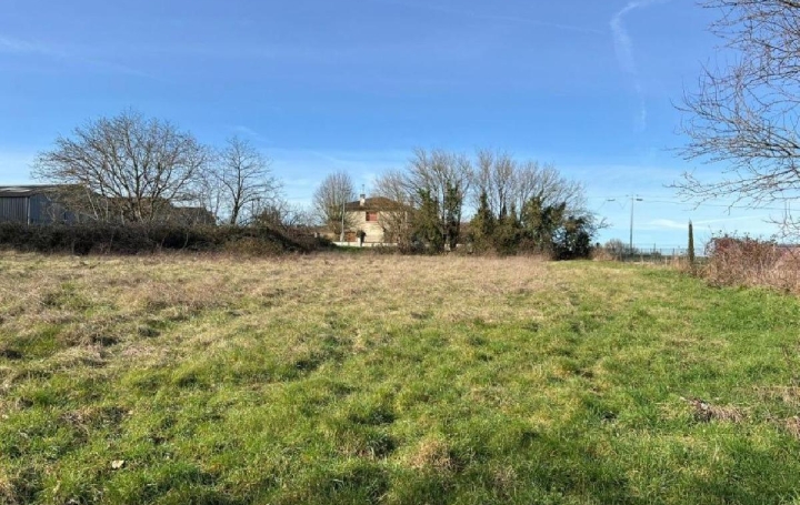 Maison RUFFEC (16700)   19 000 € 