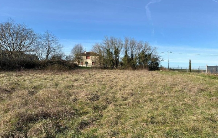 Maison RUFFEC (16700)   19 000 € 