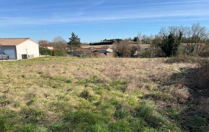 Maison RUFFEC (16700)   19 000 € 