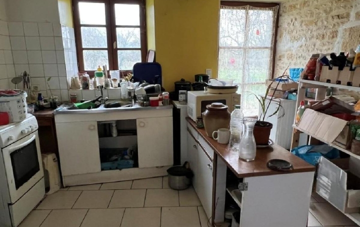 Maison RUFFEC (16700)  103 m2 75 000 € 