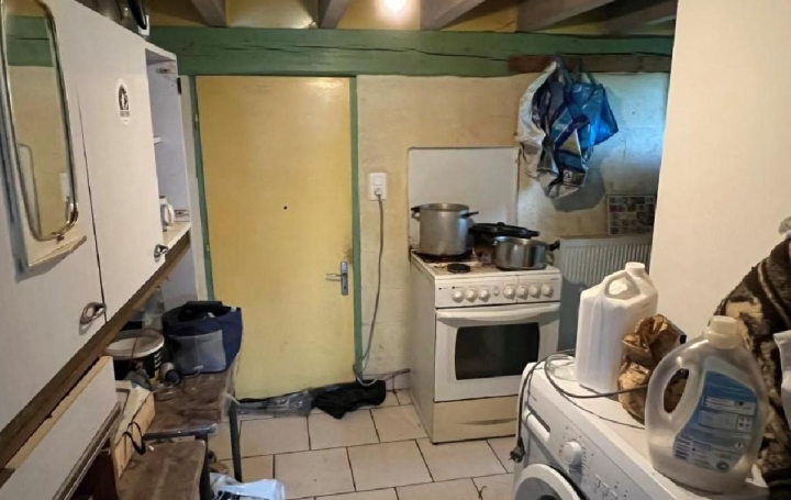 Maison RUFFEC (16700)  103 m2 75 000 € 