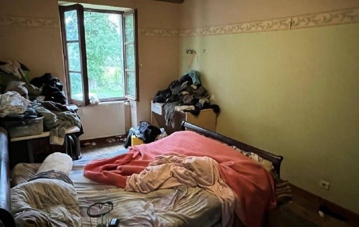 Maison RUFFEC (16700)  103 m2 75 000 € 