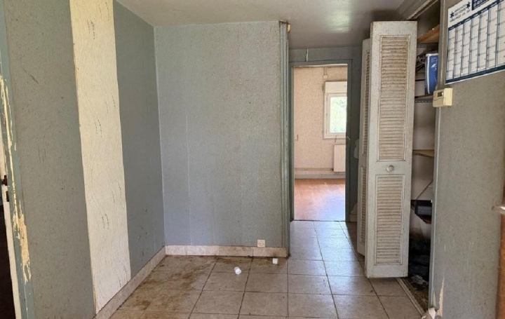 Maison RUFFEC (16700)  106 m2 69 750 € 