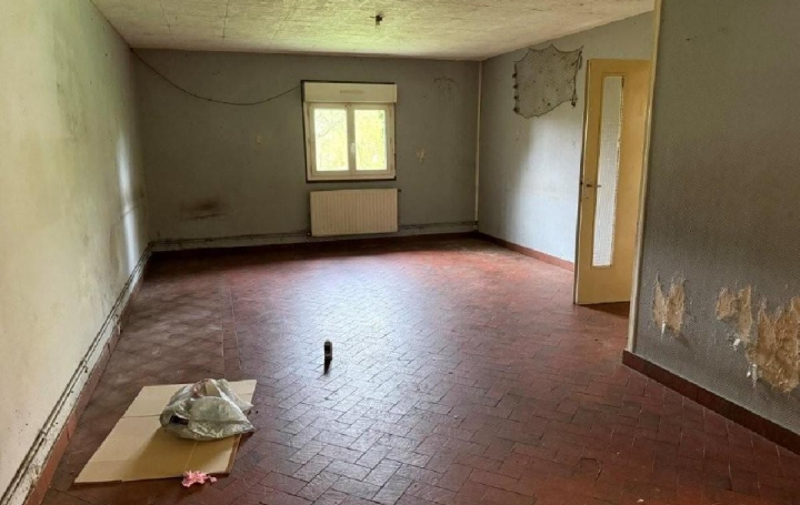 Maison RUFFEC (16700)  106 m2 69 750 € 