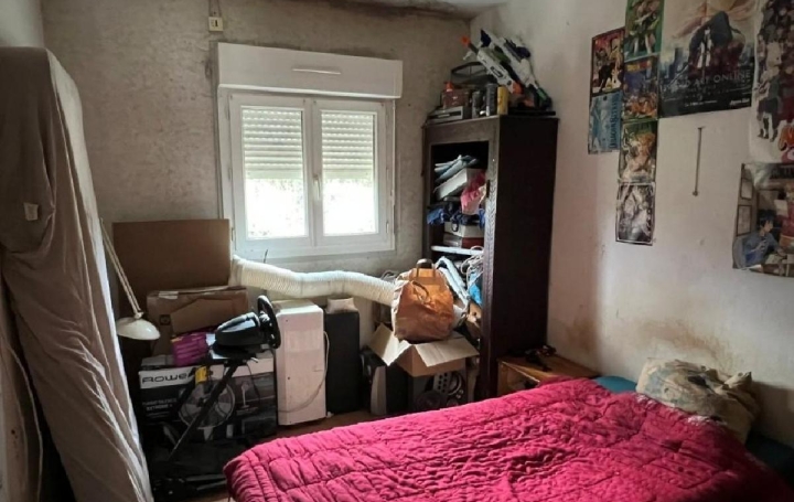 Maison RUFFEC (16700)  106 m2 85 490 € 