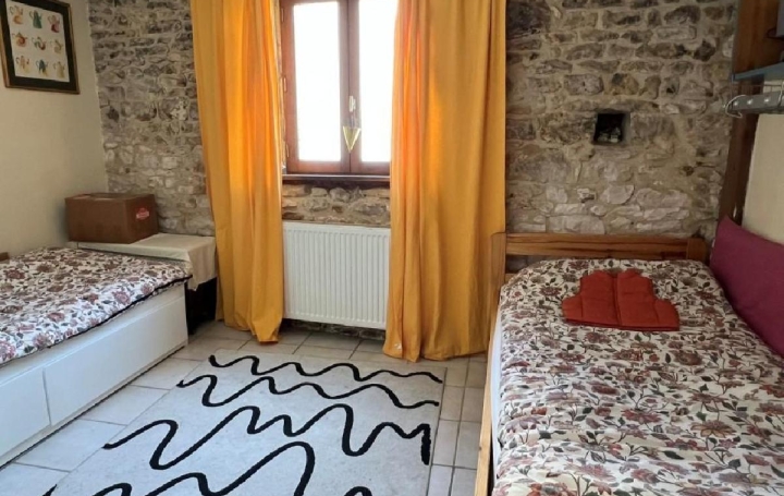 Maison SAINT-CLAUD (16450)  312 m2 147 800 € 