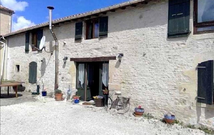 Maison SAINT-CLAUD (16450)  312 m2 141 925 € 